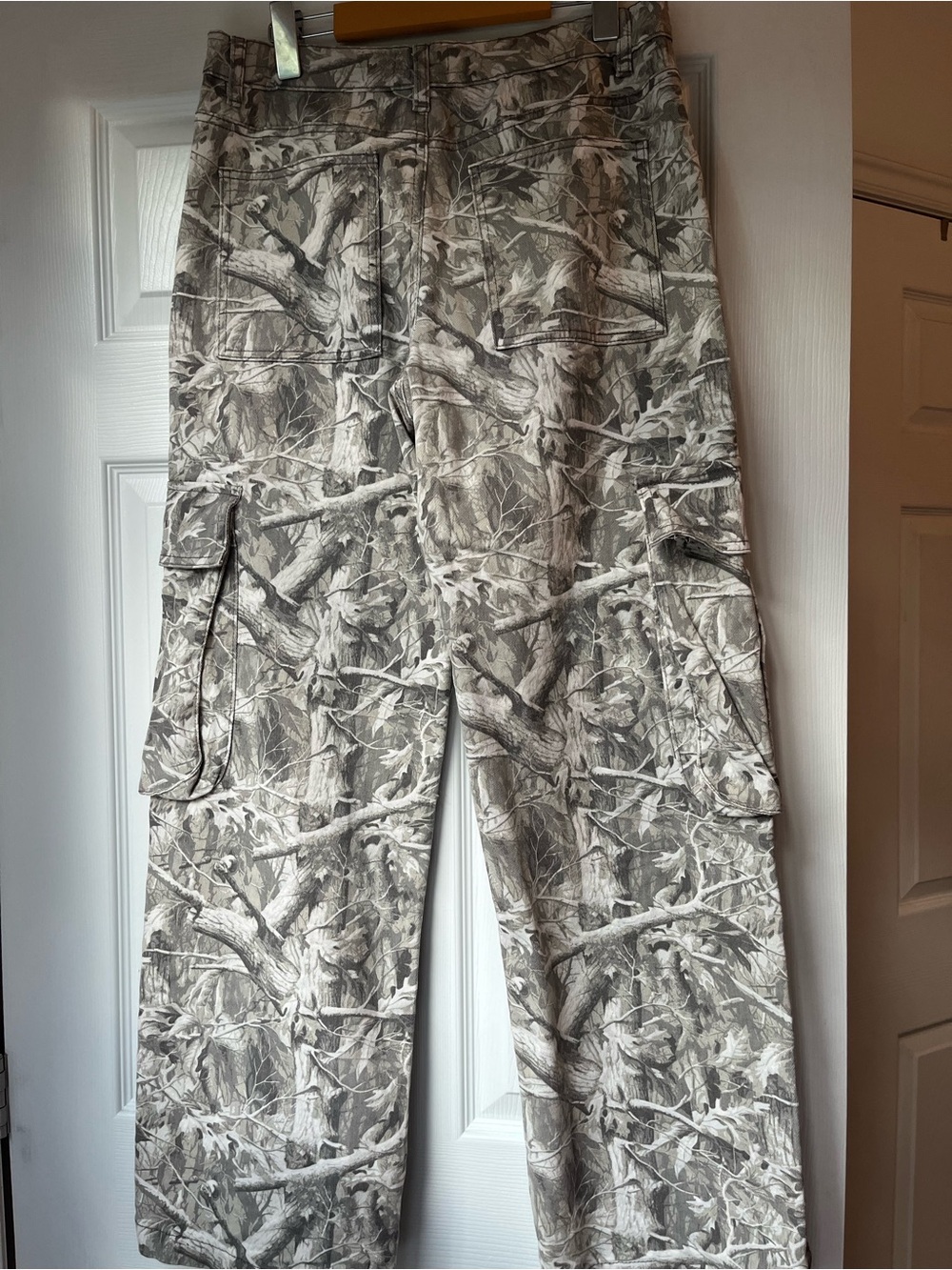 Womens Camouflage Cargo Pants - Gray Tree Camo